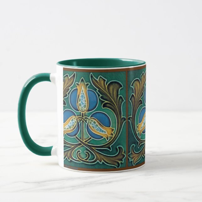 Tasse d'art vintage en faux majolique Grenades Ble (Gauche)