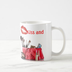 Tasse de "baiser et de maquillage"