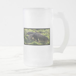 Tasse de bière givrée de fourmilier géant