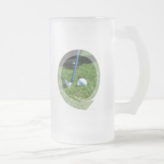 Tasse de bière givrée par putt de golf