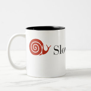 Tasse de café à deux tons lente de la nourriture