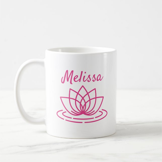 Tasse de café à nom personnalisé avec fleur de lot (Gauche)