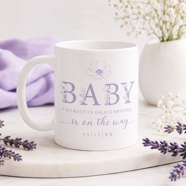 Tasse de café Annonce de bébé Fleur de Lavande Sau (Baby shower mug with lavender accents)