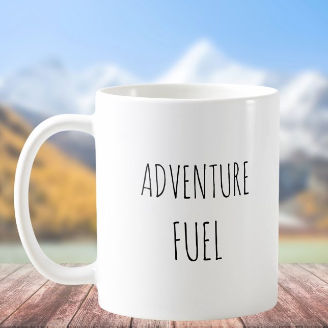 Tasse de café avec citation drôle de mème d'aventu (In situ)