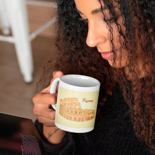 Tasse de café avec croquis du Colosseum de Rome