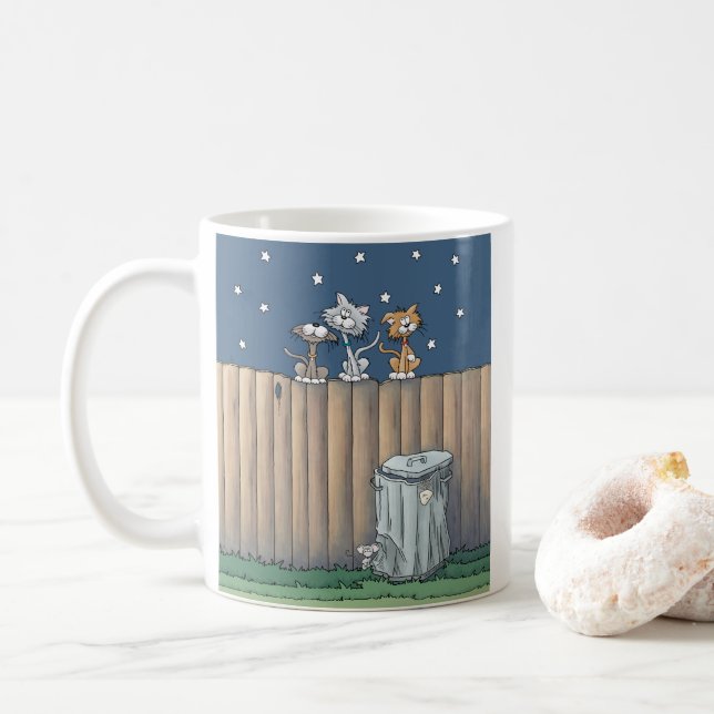 Tasse de café avec des chats de ruelle (Avec donut)