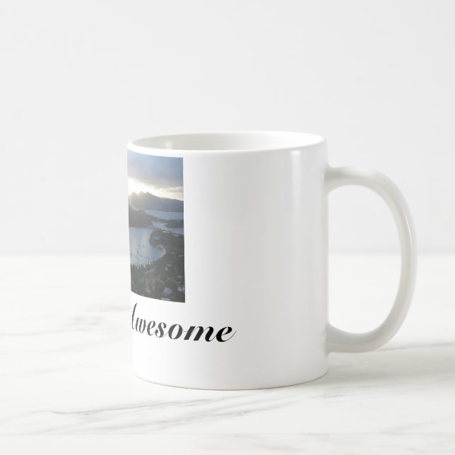 Tasse de café avec la plage impressionnante de (Droite)