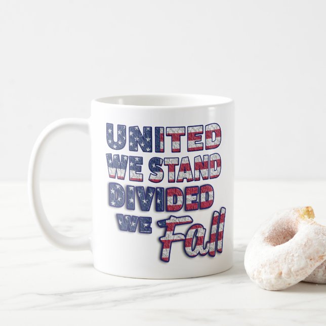 Tasse de café avec typographie "United We Stand" (Avec donut)