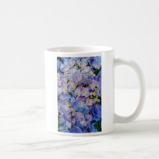 Tasse de café blanc bleue d'hortensia