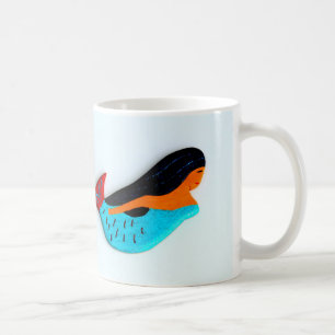 tasse de café bleue de sirène de brune
