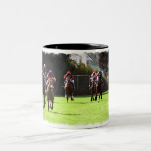 Tasse de café de champ de course de chevaux