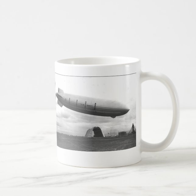 Tasse de café de DIRIGEABLE d'USS MACON de MARINE (Droite)