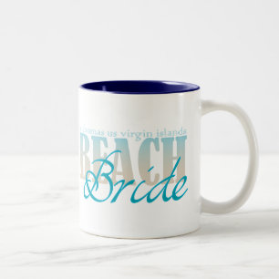 Tasse de café de jeune mariée de plage de St