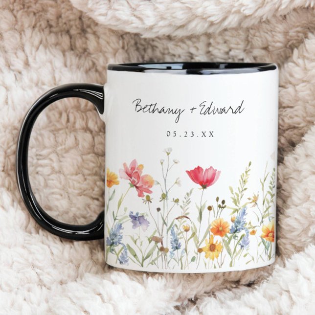 Tasse de café de mariage avec fleur sauvage aquare (Créateur téléchargé)