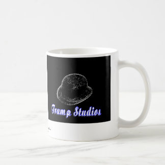 Tasse de café de studios de bruit de pas