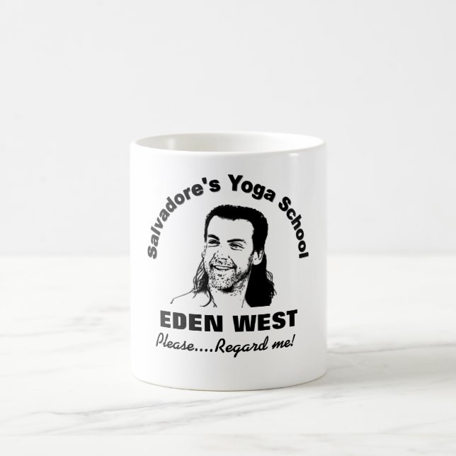 Tasse de café d'école du yoga de Salvadore de (Centre)