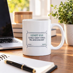 Tasse de café drôle de yoga chaud à l'aube Regret