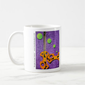 Tasse de café du violoncelle orange lumineux
