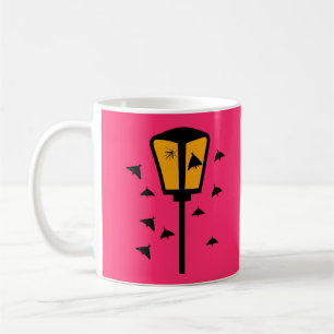 Tasse de café Éclairage public et papillons de nui