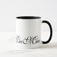 Tasse de café élégante de l'initiale M de