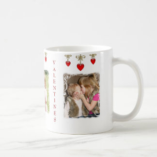 Tasse de café faite sur commande de coeurs de