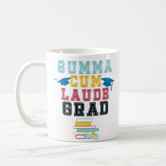 Tasse de café fière d'université de diplômé de (Gauche)