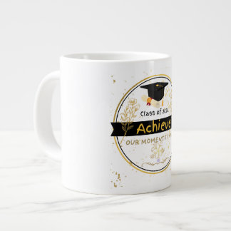 Tasse de café florale dorée de la promotion 2026 é