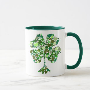 Tasse de café irlandais de trèfle de quatre