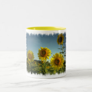 Tasse de café organique de tournesol de jardin