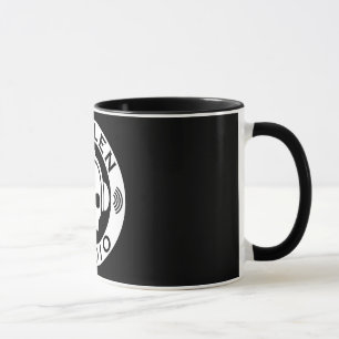 Tasse de café par radio renfrognée