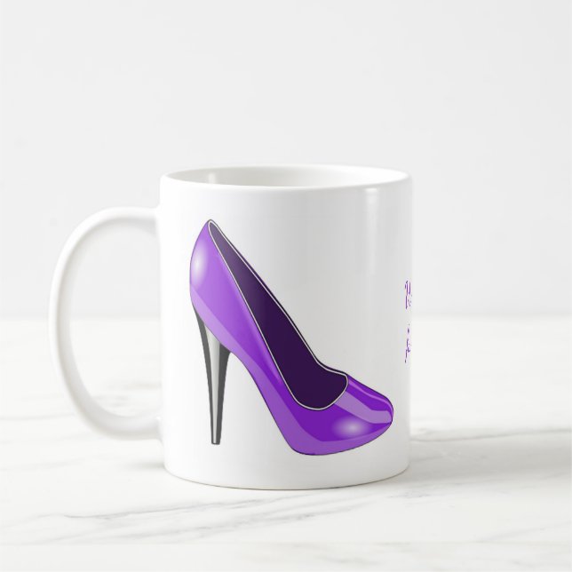 Tasse de café pourpre de chaussure de talon haut (Gauche)