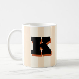 Tasse de café rayée personnalisée avec initiale en