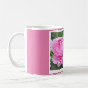 Tasse de café rose avec une photographie des