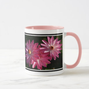 Tasse de café rose de nénuphars