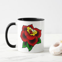 Tasse de café traditionnelle de tatouage de rose