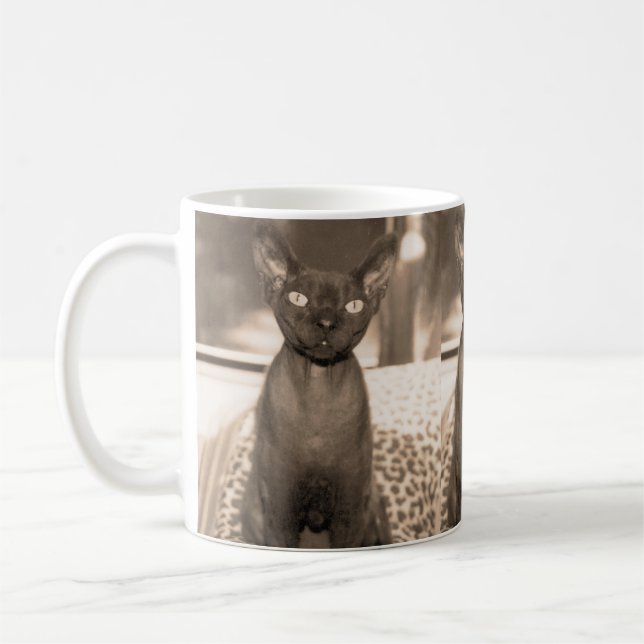 Tasse de chat de Devon Rex de sépia (Gauche)