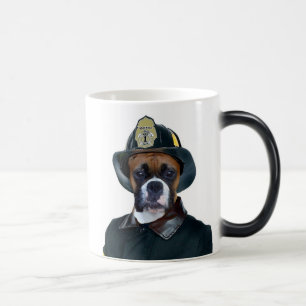 Tasse de chien de boxeur de pompier