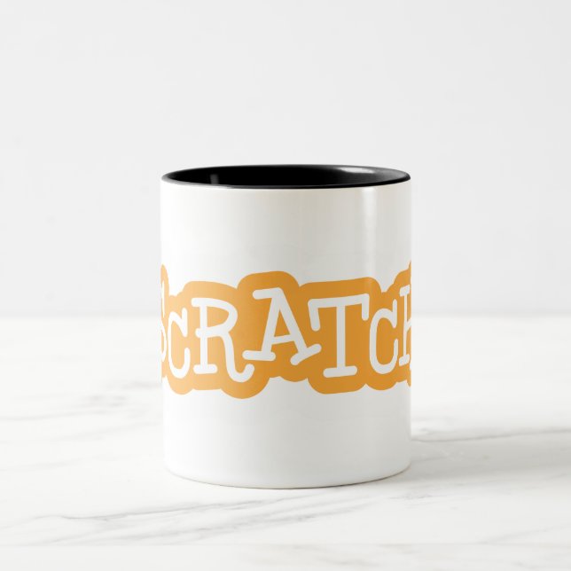 Tasse de couleur de l'éraflure deux (Centre)