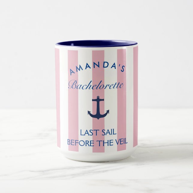 Tasse de demoiselle d'honneur pour la dernière voi (Centre)