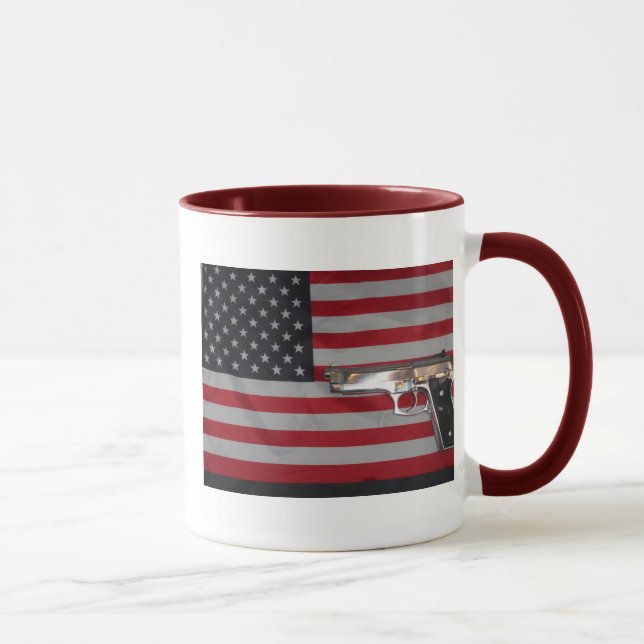 Tasse de drapeau américain et d'arme à feu (Droite)