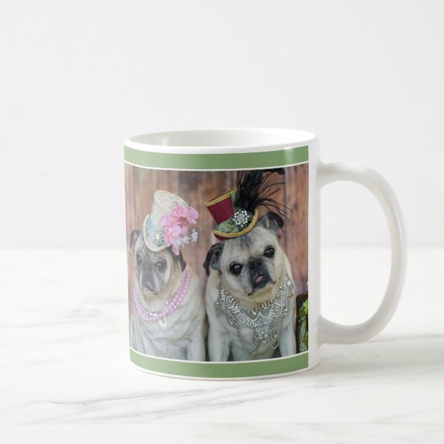 Tasse de fantaisie de carlin de fille (Droite)