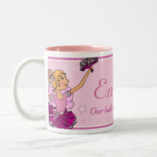 Tasse de fille de cheveux roses et blonds de