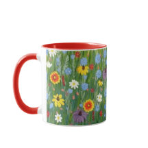 Tasse de fleurs sauvages avec fleurs de couverture