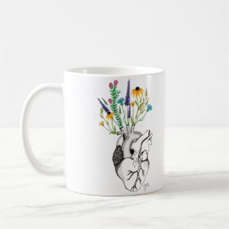 tasse de floraison de coeur