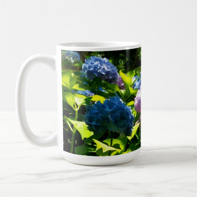 Tasse de jardin de fleurs d'hortensia (Gauche)