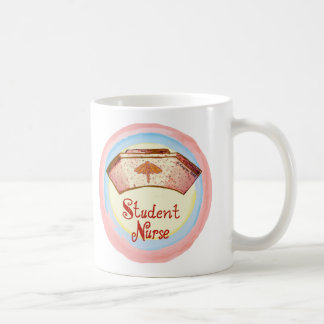 Tasse de la casquette d'infirmière étudiante