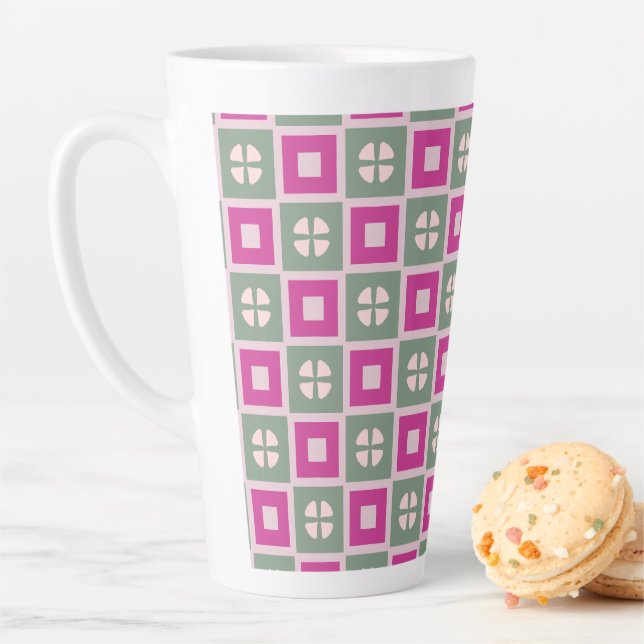 Tasse de Latte à Fleurs Encadrées Verte et Magenta (En situation)
