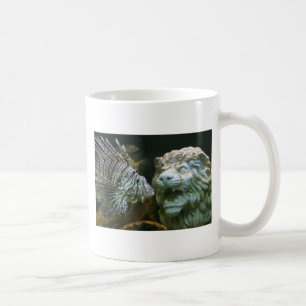 Tasse de lion et de poissons de lion