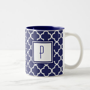 Tasse de monogramme de Quatrefoil de bleu marine