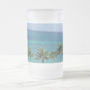 Tasse de palmiers et d'océan